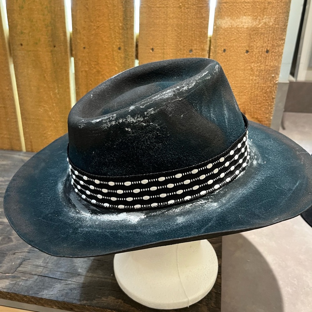 Custom Vintage Cowboy Fedora - Picture 4 of 5